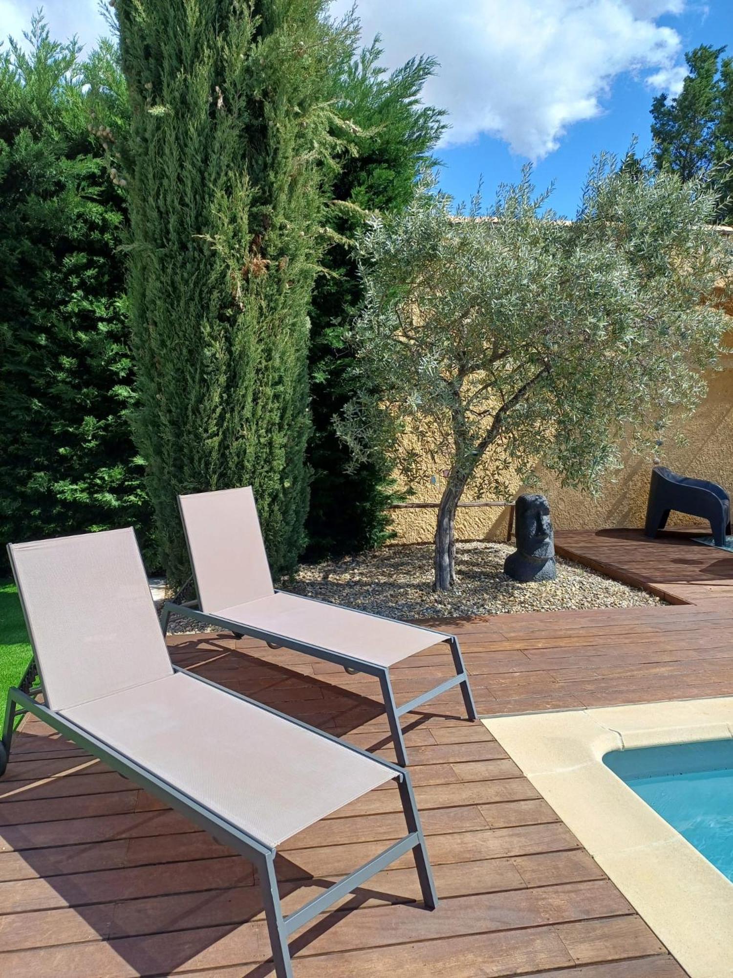 Family First Villa Gargas  Luaran gambar